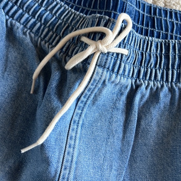 NWT Gap denim shorts - Picture 3 of 10